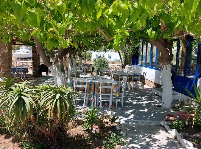 Isalos On The Hotell 3*