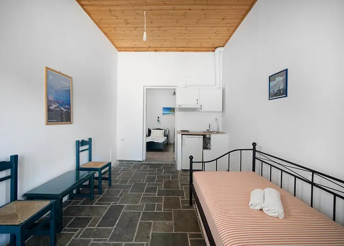 Hotell Isalos On The 3*