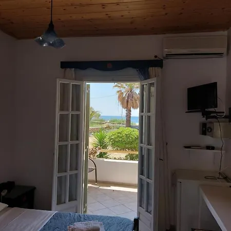 Isalos On The ホテル Serifos Town