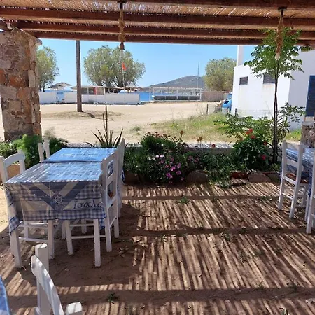 Isalos On The 3* Serifos Town